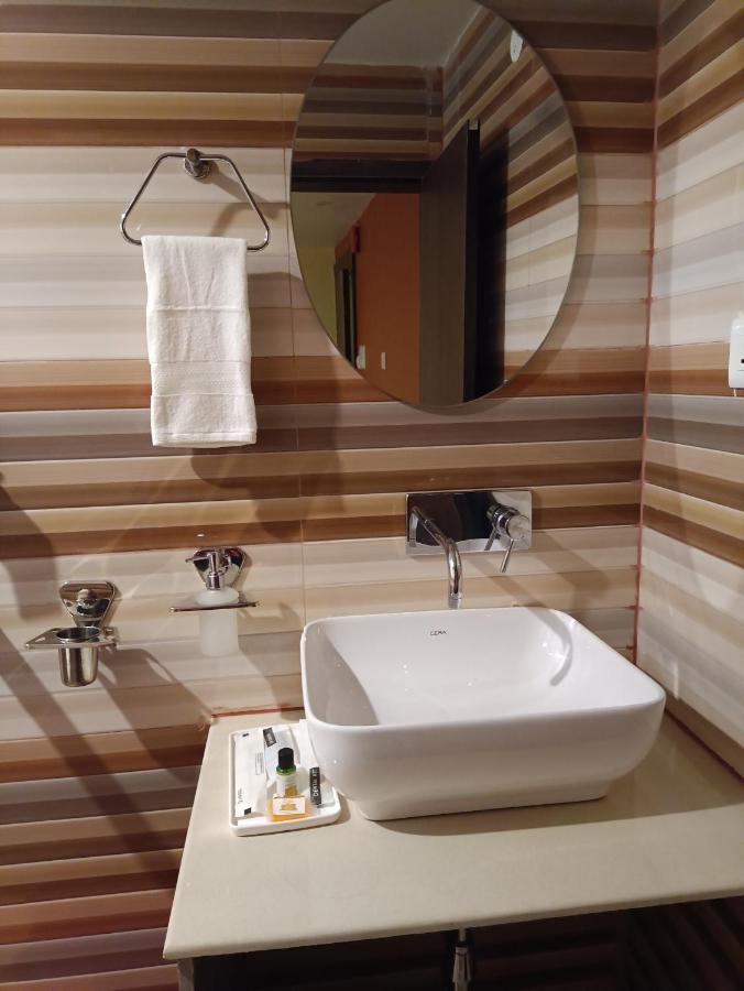 Hotel Royal View Residency à Bodh Gaya Extérieur photo